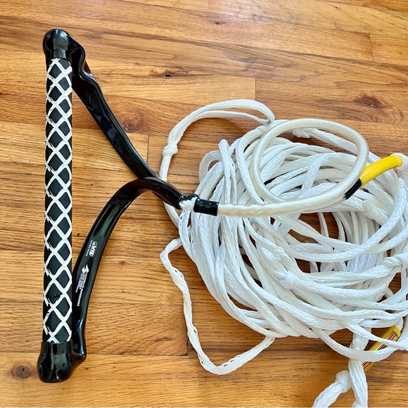 Hyperlite Wakeboards Apex Handle and Rope Anti-Roll EUC - Picture 3 of 4